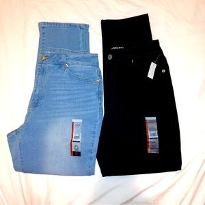 Bundle of High Rise Mom Jeans - size 7